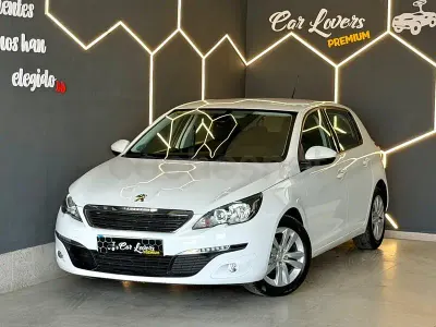 Usado Peugeot 308 Style 100 CV (73 kW) 2015 Blanco Berlina