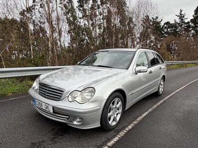 Gris / plata Usado 2004 Mercedes C200 Classic Familiar | 5200 € (Precio justo)