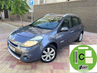 Usado Renault Clio 100 CV (73 kW) 2010 Azul Familiar