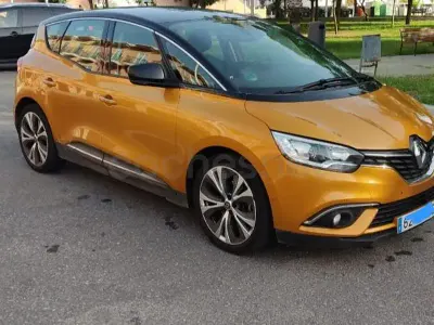 Usado Renault Scénic III Edition One 110 CV (80 kW) 2017 Naranja Monovolumen