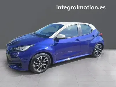 Usado Toyota Yaris Style 115 CV (84 kW) 2021 Azul Utilitario