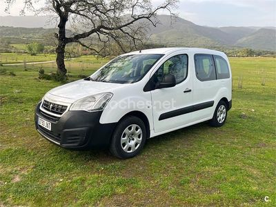Begagnad Peugeot Partner Tepee Access 100 HK (73 kW) 2016 Vit Minibuss