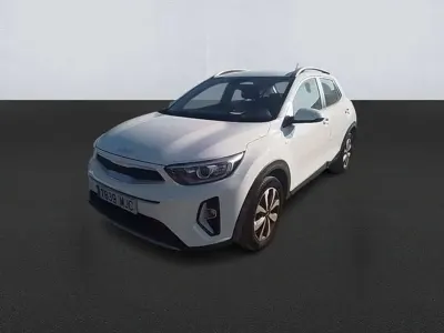 Usado Kia Stonic 84 CV (61 kW) 2023 Blanco SUV