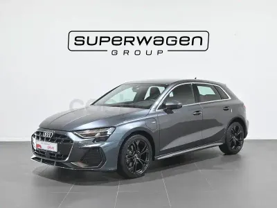 Usado Audi A3 Comfort 204 CV (150 kW) 2025 Gris / plata Berlina