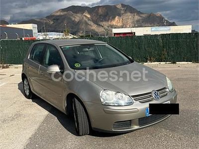 Beige Usado 2005 VW Golf IV Highline Berlina | 3400 € (Precio justo)