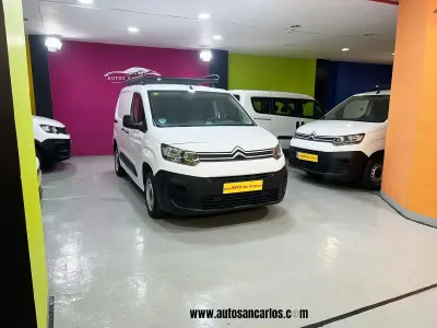 Usado Citroën Berlingo Feel 100 CV (73 kW) 2020 Blanco Monovolumen