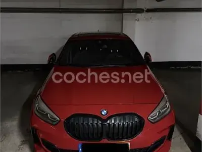 Usado BMW 118 Comfort Edition 136 CV (100 kW) 2023 Rojo Berlina