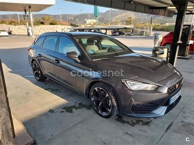 Usado Cupra Leon 150 CV (110 kW) 2023 Gris / plata Familiar