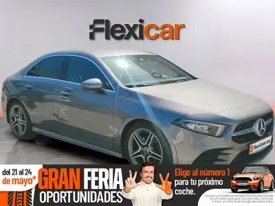 Usado Mercedes A180 136 HP (100 kW) 2019 Cinzento Sedan
