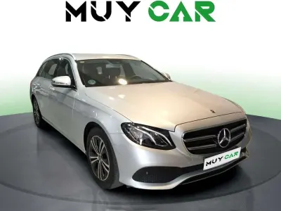 Usado Mercedes E220 194 CV (142 kW) 2020 Gris Familiar
