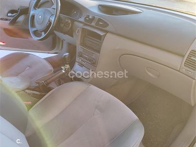Usado Renault Laguna GrandTour Privilege 120 CV (88 kW) 2004 Verde Familiar