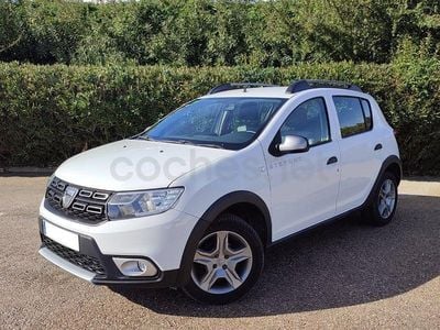 Usado Dacia Sandero Stepway 90 CV (66 kW) 2017 Blanco Berlina