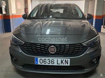 Usado Fiat Tipo Lounge 120 CV (88 kW) 2020 Gris / plata Berlina
