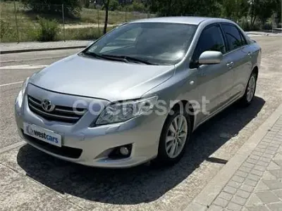 Usado Toyota Corolla Sol 126 CV (92 kW) 2009 Gris / plata Berlina