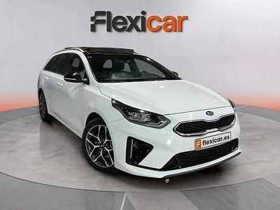 Usado Kia Ceed GT GT-Line 140 CV (102 kW) 2019 Blanco Familiar
