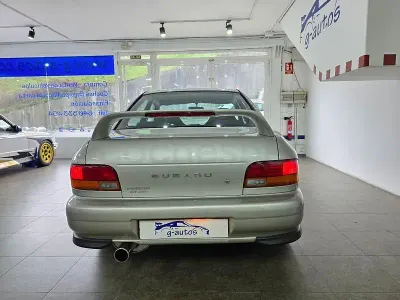 Usado Subaru Impreza GT 218 CV (160 kW) 1999 Gris / plata Berlina