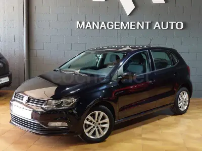 Usado VW Polo Advance 90 CV (66 kW) 2017 Negro Berlina