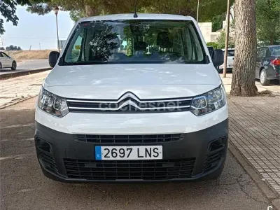 Usado Citroën Berlingo Live 102 CV (75 kW) 2021 Blanco Monovolumen