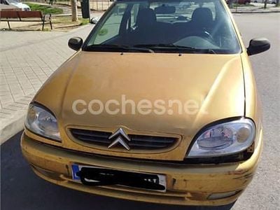 Usado Citroën Saxo 60 CV (44 kW) 2001 Amarillo Utilitario