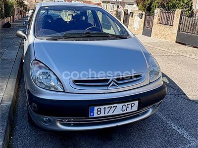 Usado Citroën Xsara Picasso 90 CV (66 kW) 2003 Gris / plata Monovolumen