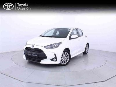 Blanco Usado 2023 Toyota Yaris Hybrid Active Utilitario | 15.350 € (Buen precio)