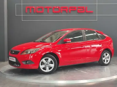 Usado Ford Focus Trend 101 CV (74 kW) 2008 Rojo Utilitario