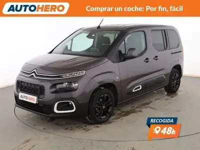 Käytetty Citroën Berlingo Shine 102 HP (75 kW) 2020 Harmaa Tila-auto