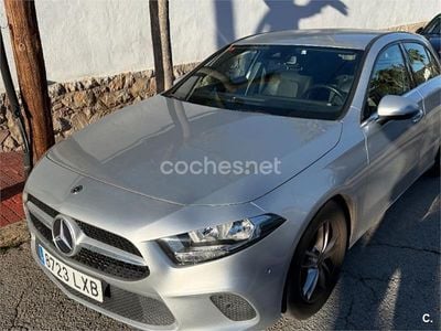 Usado Mercedes A180 109 CV (80 kW) 2018 Gris / plata Berlina