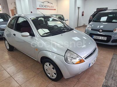 Gris / plata Usado 2005 Ford Ka Collection Berlina | 3990 €