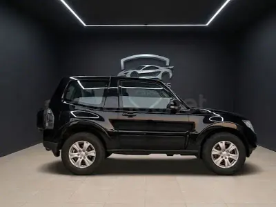 Usado Mitsubishi Montero Motion 200 CV (147 kW) 2010 Negro SUV