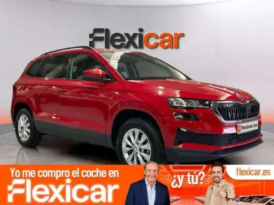 Usado Skoda Karoq Ambition 110 CV (80 kW) 2022 Rojo SUV