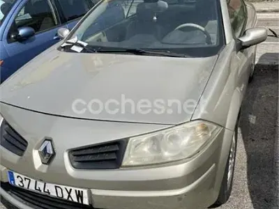 Usado Renault Mégane Cabriolet Privilege 136 CV (100 kW) 2006 Beige Descapotable