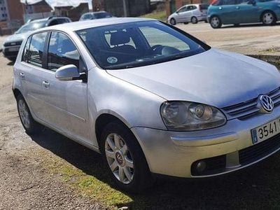 Usado VW Golf IV Highline 140 CV (102 kW) 2006 Plateado Utilitario