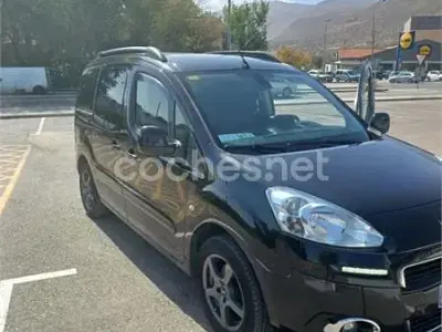 Usado Peugeot Partner Tepee Active 115 CV (84 kW) 2013 Negro Monovolumen