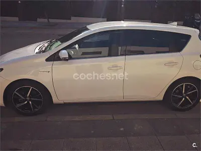 Usado Toyota Auris Hybrid