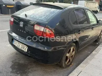 Usado Seat Leon Stella 105 CV (77 kW) 2004 Negro Utilitario