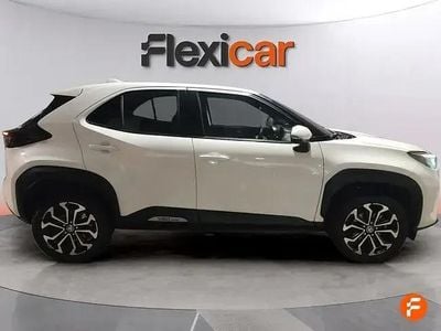 Usado Toyota Yaris Hybrid Active 116 CV (85 kW) 2024 Blanco