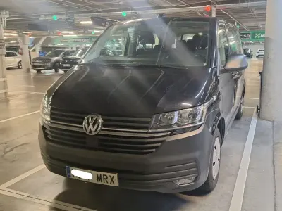 Usado VW Caravelle 150 CV (110 kW) 2024 Gris Van