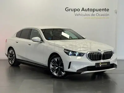 Usado BMW 530e Comfort Edition 299 CV (219 kW) 2024 Blanco Berlina