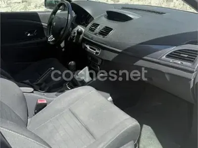 Usado Renault Mégane III LIMITED 115 CV (84 kW) 2015 Blanco Berlina