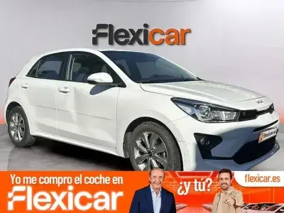 Usado Kia Rio 100 CV (73 kW) 2023 Blanco Berlina