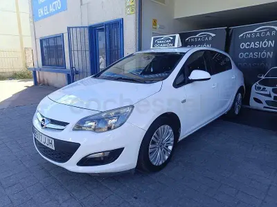 Usado Opel Astra Selective 140 CV (102 kW) 2015 Blanco Berlina
