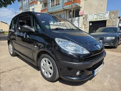 Usado Peugeot 1007 75 CV (55 kW) 2007 Negro Monovolumen
