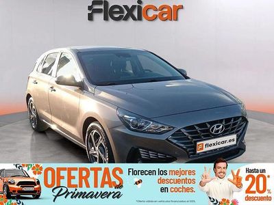 Usado Hyundai i30 120 CV (88 kW) 2021 Beige Berlina