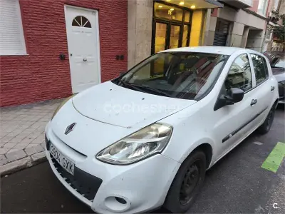 Usado Renault Clio II Business 90 CV (66 kW) 2010 Blanco Berlina