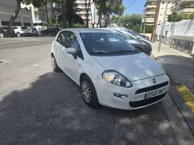 Usado Fiat Punto Lounge 69 CV (50 kW) 2014 Blanco Utilitario