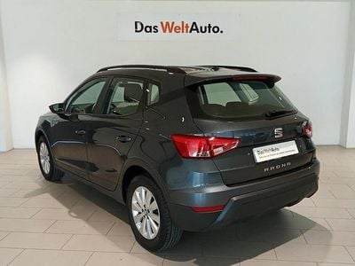Usado Seat Arona Ecomotive 95 CV (69 kW) 2019 Gris SUV