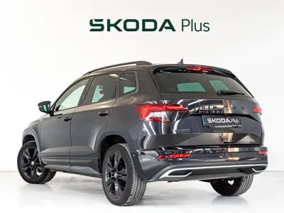 Usado Skoda Karoq SportLine 150 CV (110 kW) 2021 Negro SUV