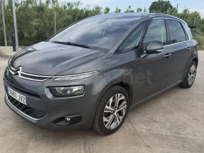 Usado Citroën C4 Picasso Live 120 CV (88 kW) 2017 Gris / plata Monovolumen