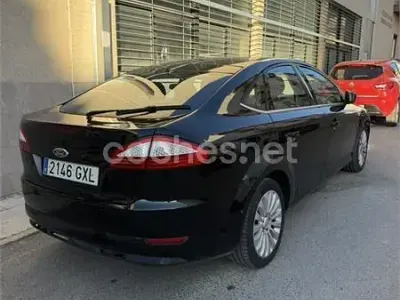 Usado Ford Mondeo Trend 140 CV (102 kW) 2010 Negro Berlina